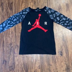 Nike Air Jordan Long Sleeve Camo/Black/Red Embroadered Boys Shirt Sz XL